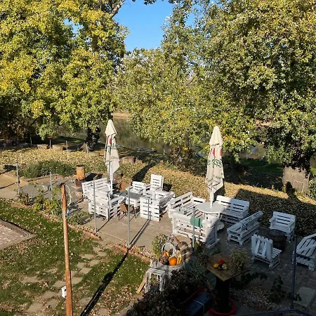 Part Kavezo Es Apartman Martfů
