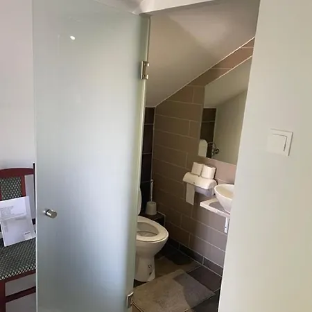 Part Kavezo Es Apartman Hotell Martfů