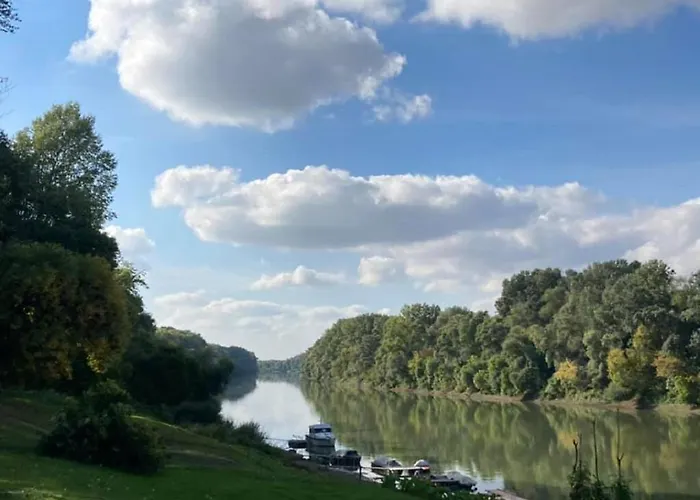 Part Kavezo Es Apartman Hotell Martfů