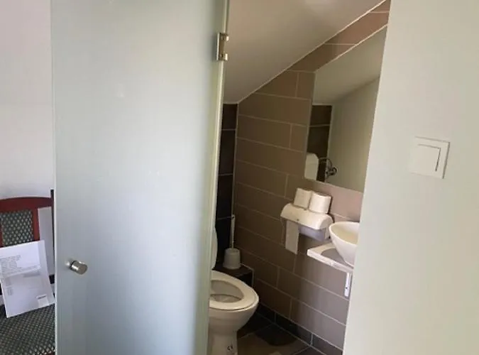Part Kavezo Es Apartman Hotel Martfů